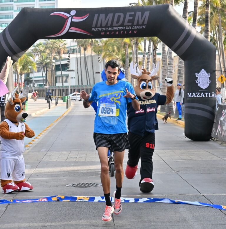 Corren más de mil ‘atuneros’ contra el cáncer infantil, en la Carrera Pinsa